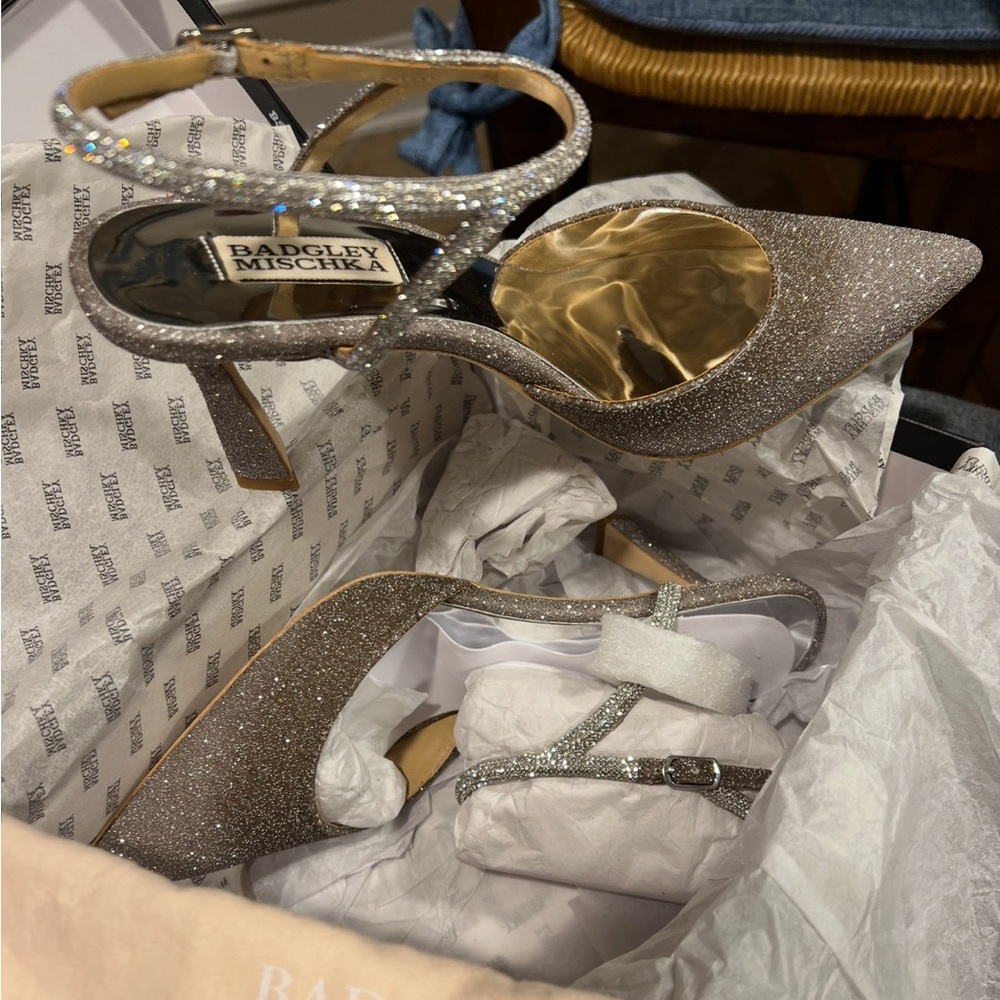 Badgley Mischka Silver Glitter Pumps